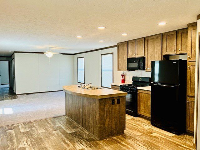 1st image of 2129 Arrowhead Dr #52