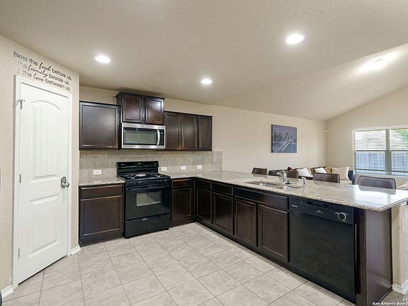 4th image of 104 Jolie Circle