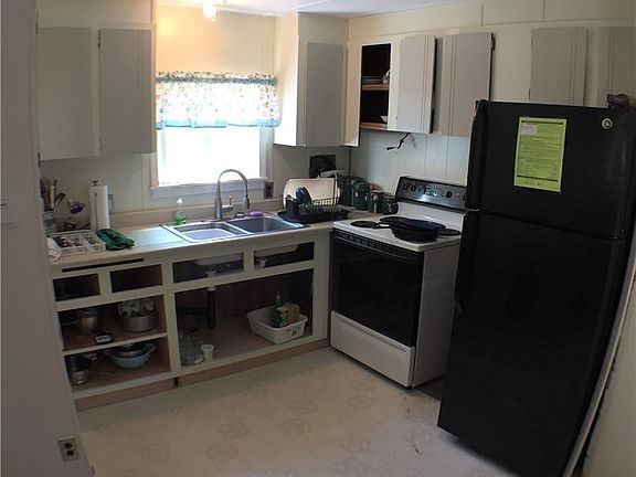 5th image of 619 Fir Ln