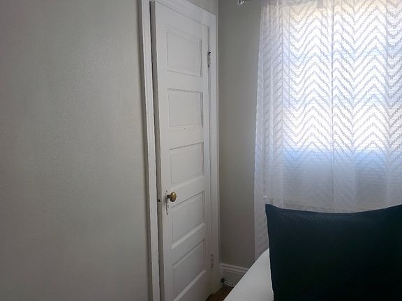 5th image of 234 Sayles Ave #3L