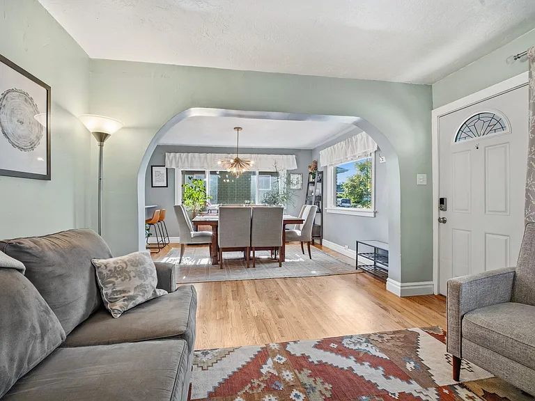 235 E Downington Ave — Photo 4