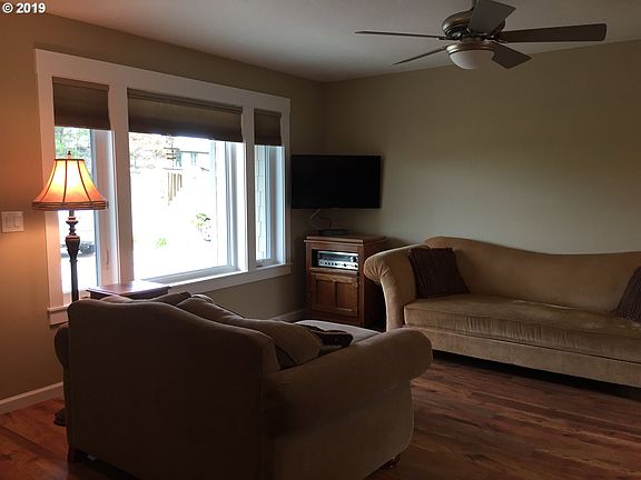 3rd image of 32910 G St