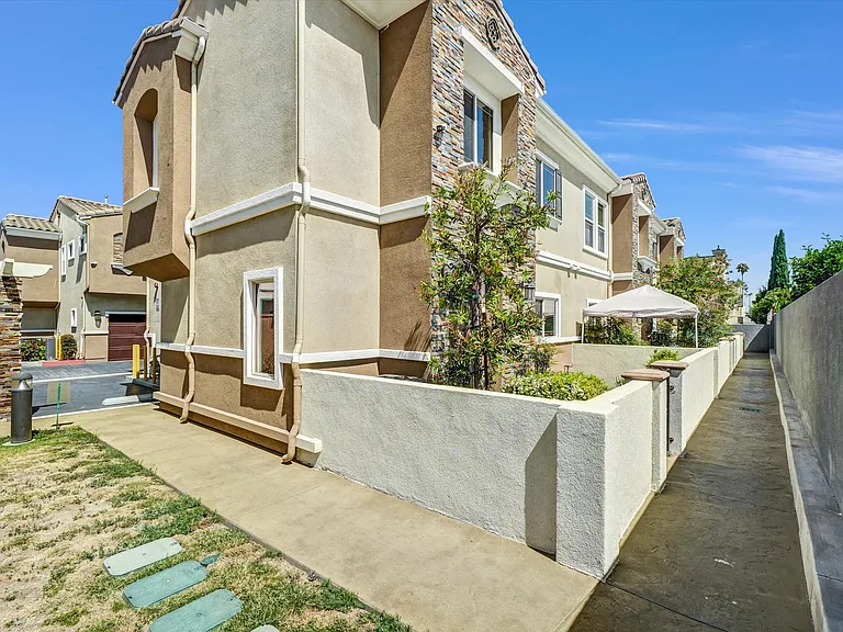 14095 Edwards St — Photo 27