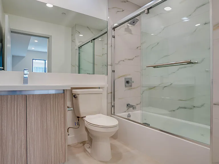 1540 S Hayworth Ave #202 — Photo 17