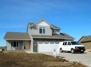 1354 90th St, West Des Moines, IA 50266
