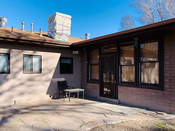 3rd image of 810 Sunset Dr #810