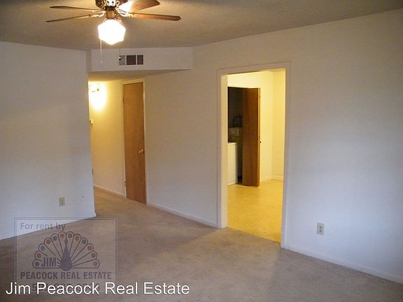 4th image of 11 Pinewood Ct #11C
