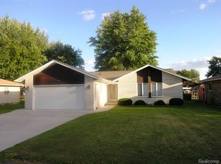 7223 Bluebill St, Algonac, MI 48001