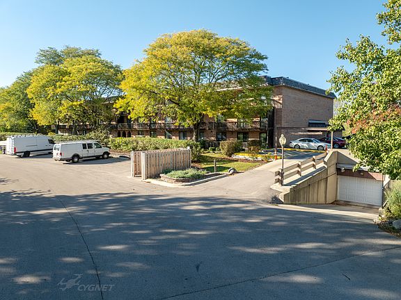 3rd image of 444 Redondo Dr APT 202