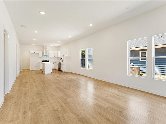 4th image of 514 N Lee Ave