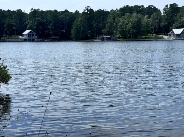 8 Abby Ln, Lumberton, MS 39455