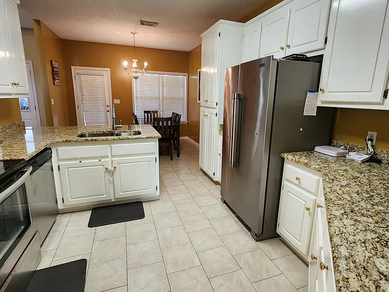 3928 Frontier St — Photo 5