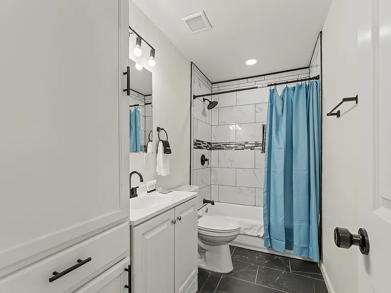 1813 Erwin Pl — Photo 23