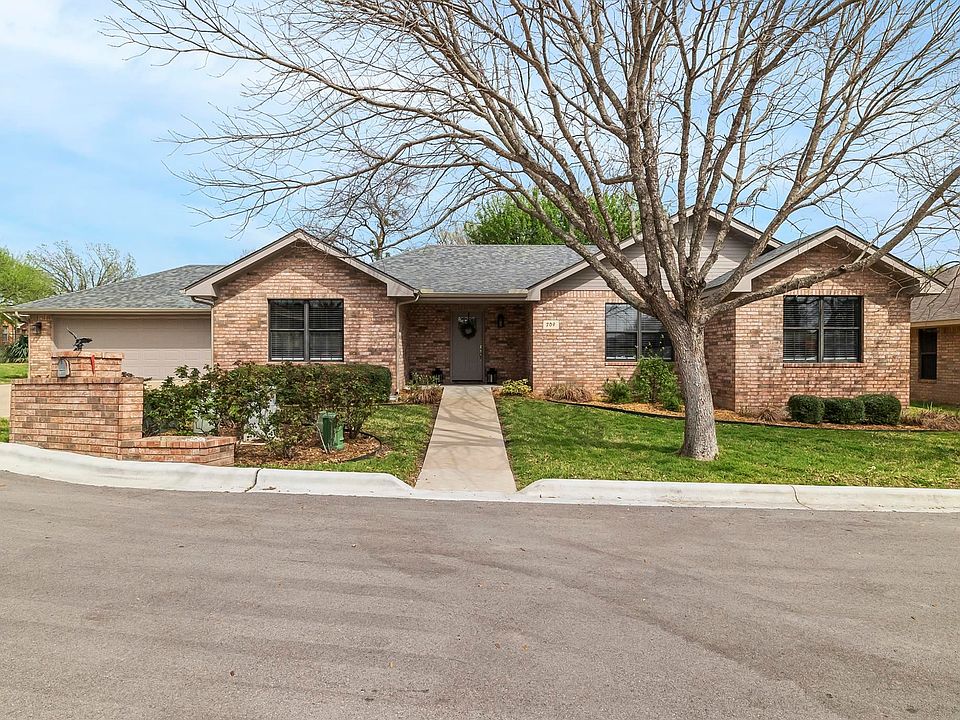 1st image of 709 Applewood Drive