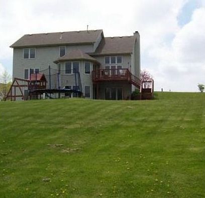 4th image of W306S3052 Oak Ct
