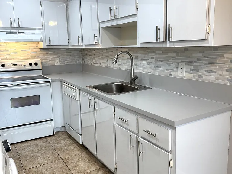 1100 Boxwood Dr #101 — Photo 4