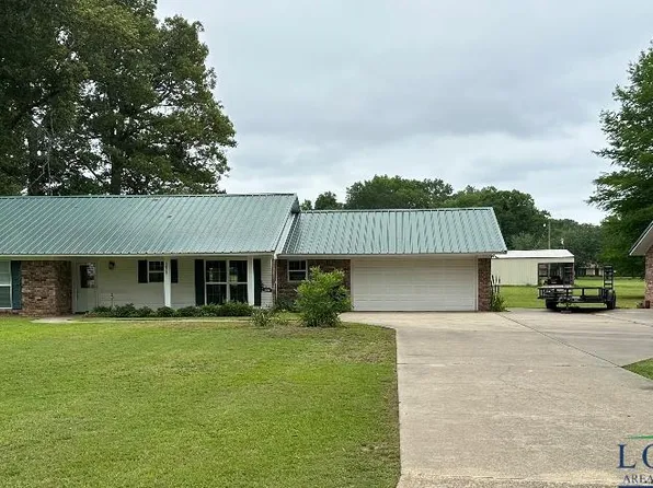 1466 Holly St S, Waskom, TX 75692
