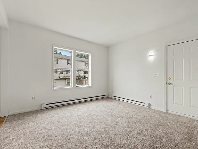 2 S New St #2 — Photo 16