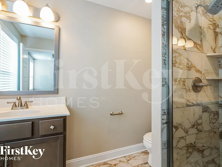 1086 Whitney Dr — Photo 12