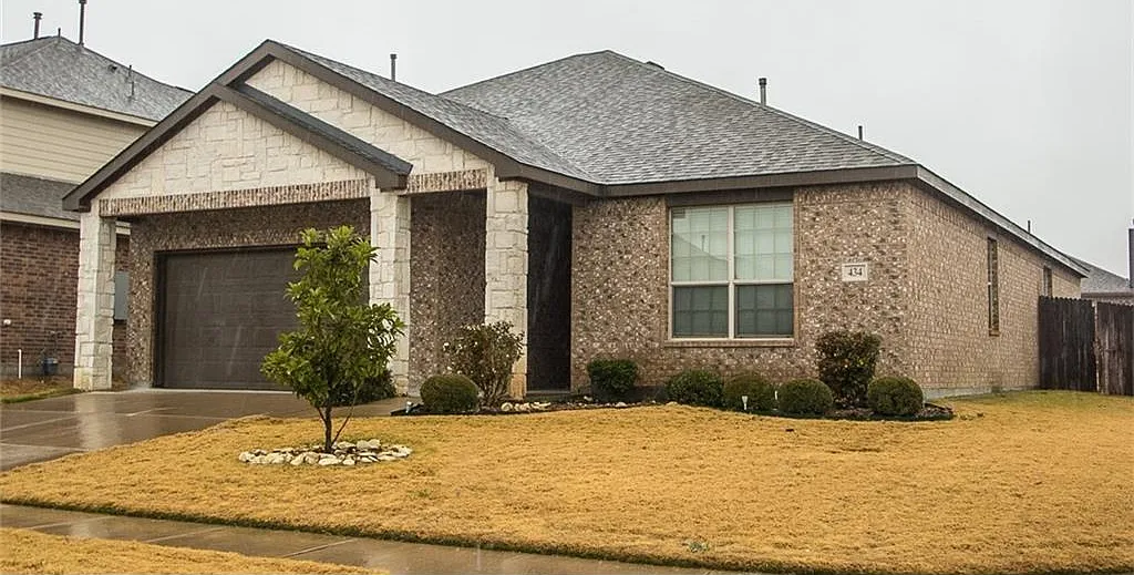 434 Winchester Dr — Photo 1
