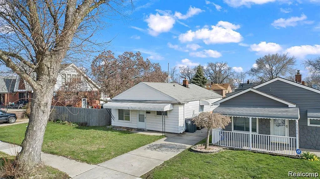 3 bed, 950 sqft, $1,550 — Photo 2