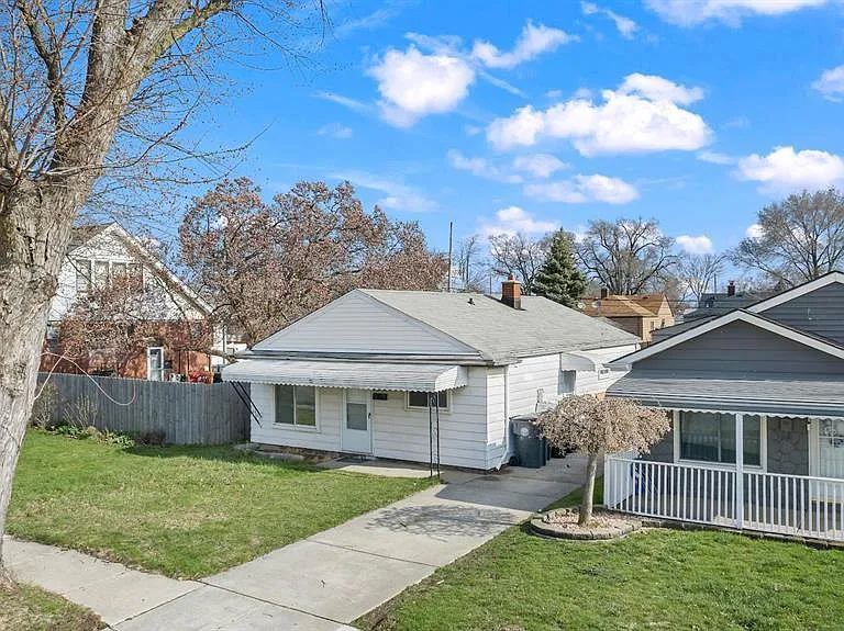 2552 Emogene St — Photo 2