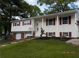 44 Harmon Rd, Edison, NJ 08837