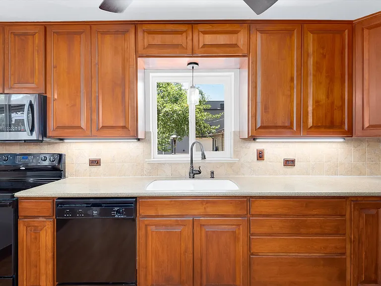 2516 Xavier St — Photo 13