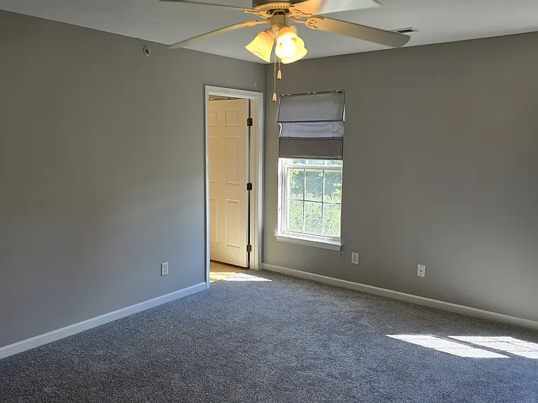 2933 Stratford Way — Photo 18