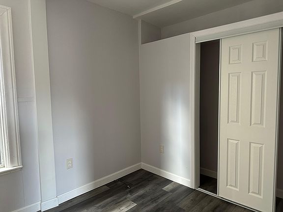 3rd image of 21 Read St