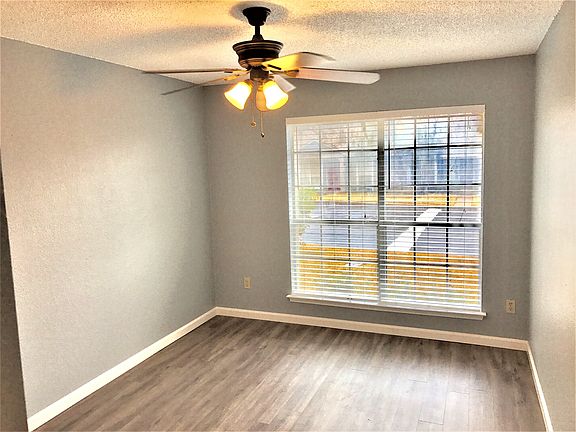5th image of 1015 E Yager Ln Unit 39