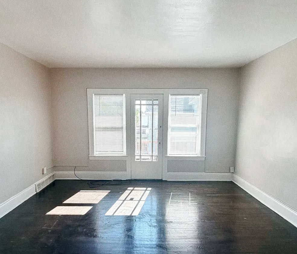 2 bed, 900 sqft, $1,000 — Photo 1