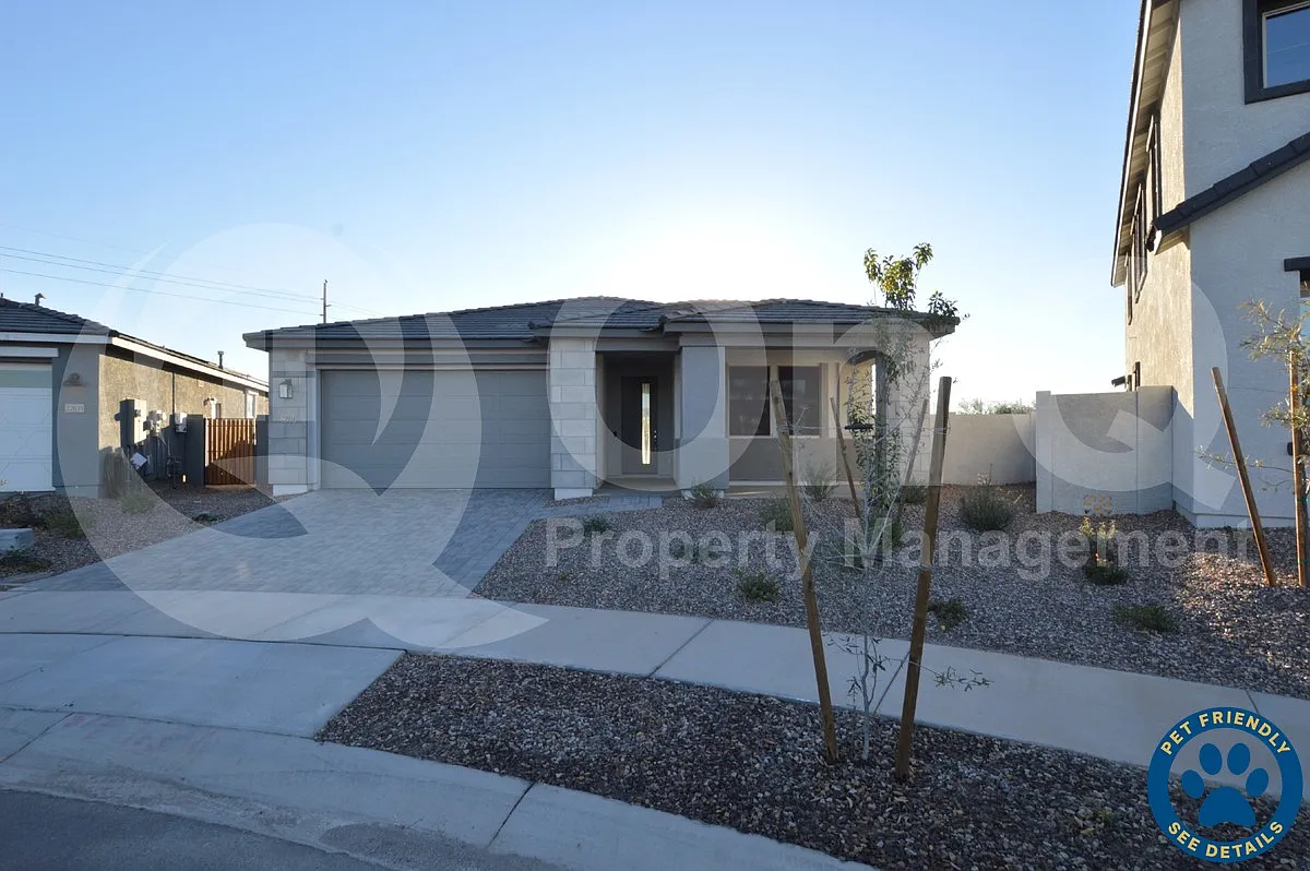 4 bed, 3.0 bath, 2269 sqft, $2,795 — Photo 1