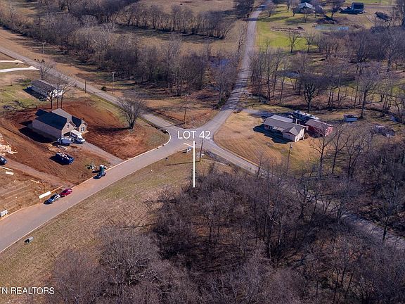 3rd image of 609 Farm Of The Smokies Way