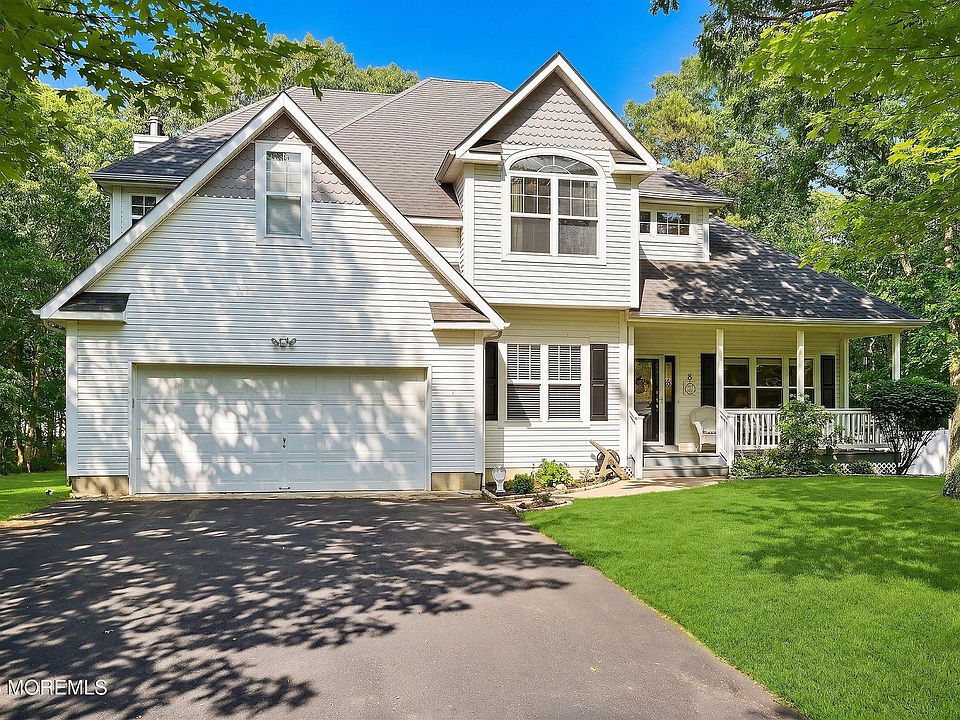1st image of 8 Country Woods Lane