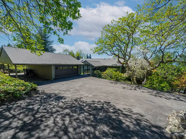 65 High Oak Dr, Medford, OR 97504