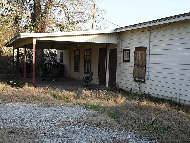 4609 Laura Koppe Rd — Photo 5