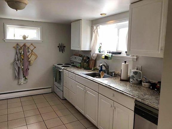 5th image of 225 Dewey Dr
