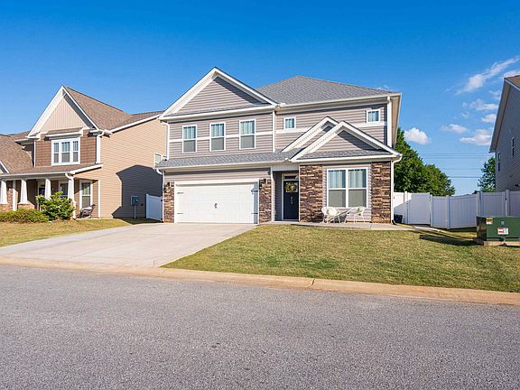 2nd image of 859 Ingleside Way