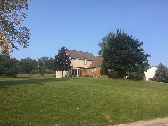 2nd image of 777 Vivian Ln
