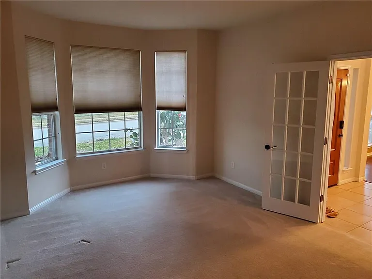 4310 Reynosa Dr — Photo 4