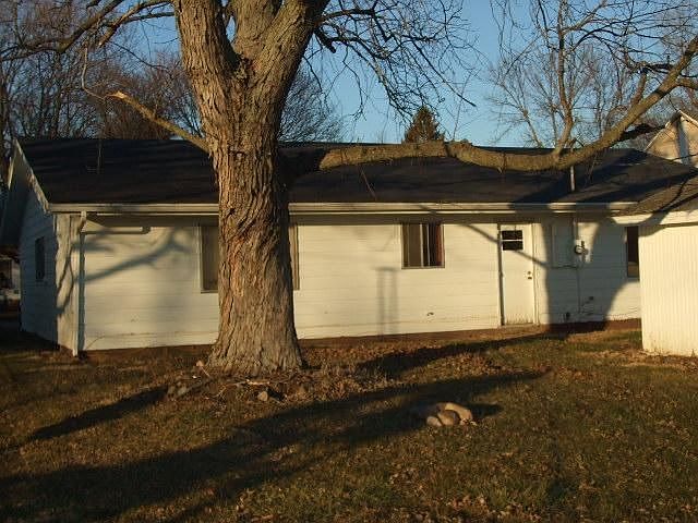 2nd image of 340 E Center St