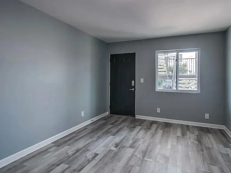 202 Woodruff St — Photo 6
