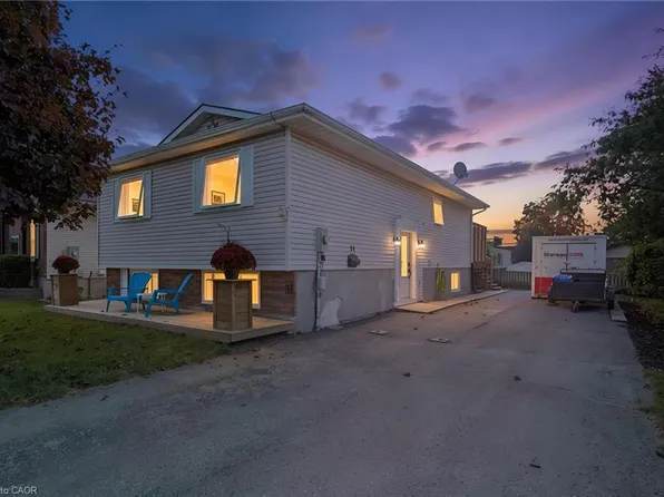 31 Beckett Blvd, Tillsonburg, ON N4G 5N2