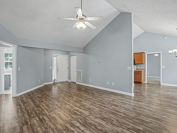 4th image of 123 Vintage Cir