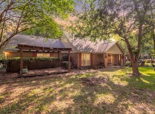 334 Pinehurst Dr, Sour Lake, TX 77659