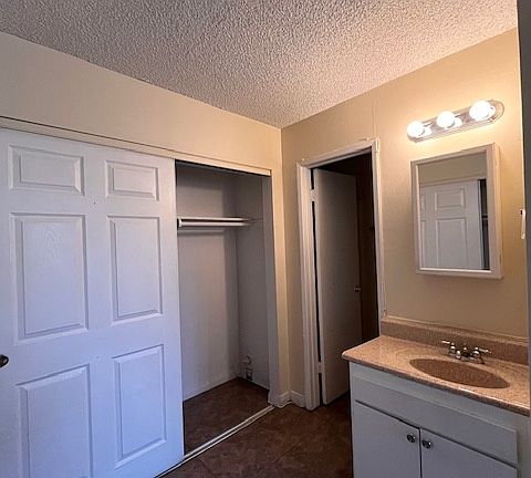 5th image of 5535 Ackerfield Ave Unit 22