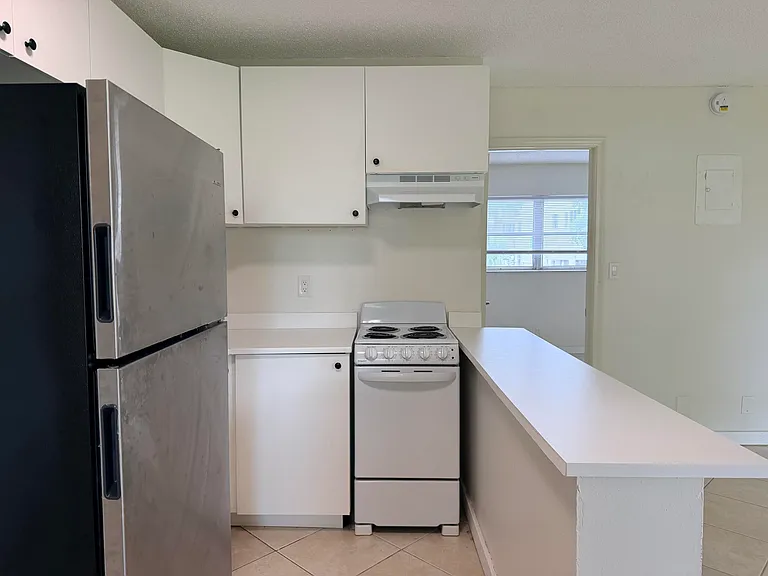 5174 NE 6th Ave #526 — Photo 13
