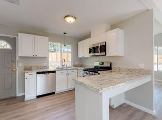 25070 Pineview Dr, Colfax, CA 95713