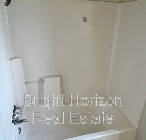 1408 Arvel Cir #B — Photo 9